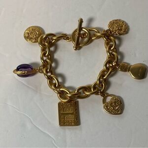Gloria Vanderbilt Vintage Gold Tone Charm Bracelet